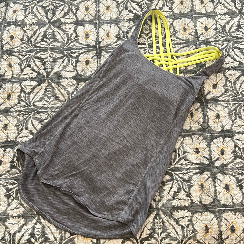 • EUC • Lululemon Tank w/attached Sports Bra • Sz. 4